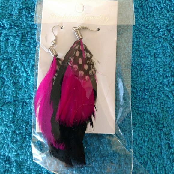 Feather Earrings - Picture 1 of 1